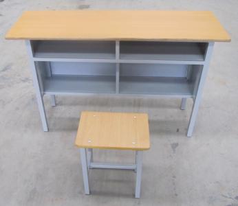 新型课桌椅实物12